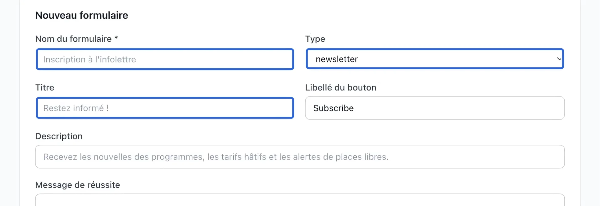 Capture : Créer un formulaire de contacts. Les cadres bleus indiquent les commandes décrites dans cette étape.