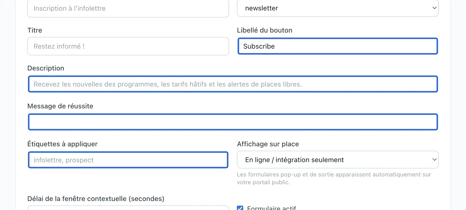 Capture : Rédiger les messages du formulaire. Les cadres bleus indiquent les commandes décrites dans cette étape.
